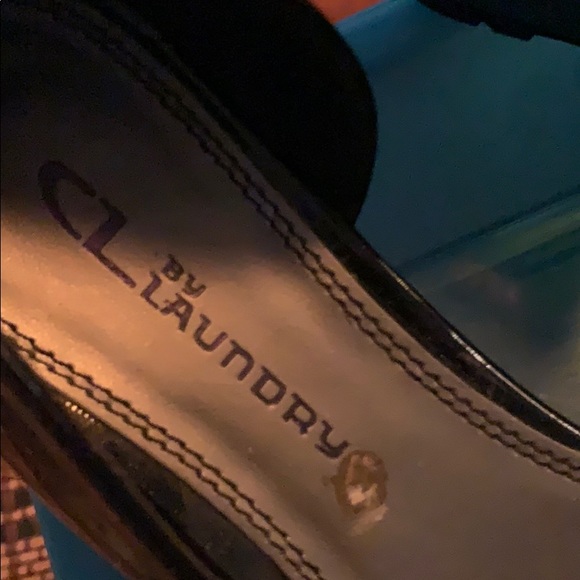 Shoes - Picture 3 of 5